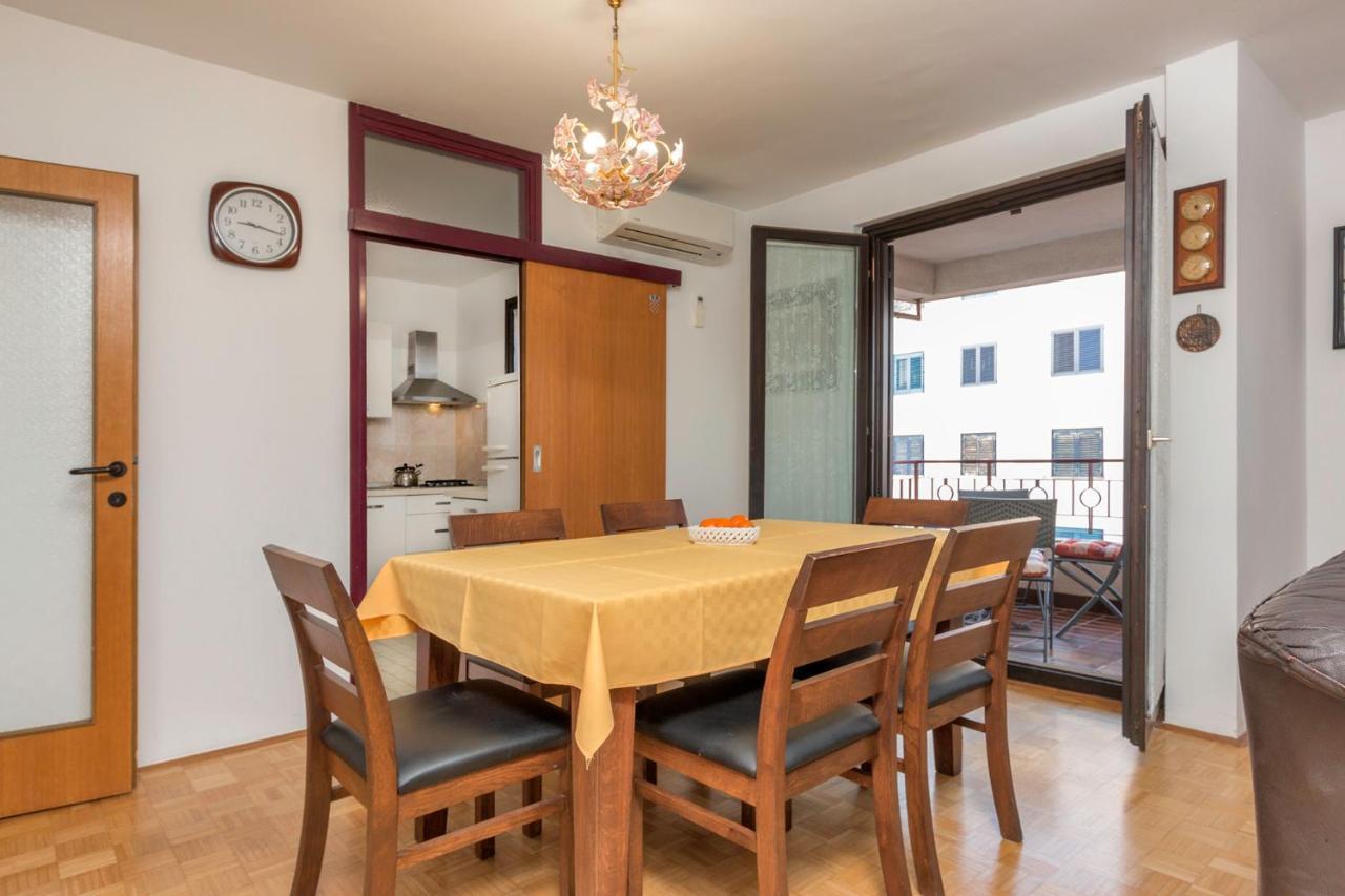 Sisplac Apartment Pula Eksteriør bilde
