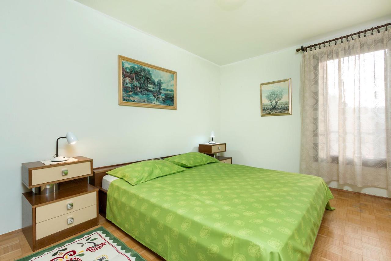 Sisplac Apartment Pula Eksteriør bilde